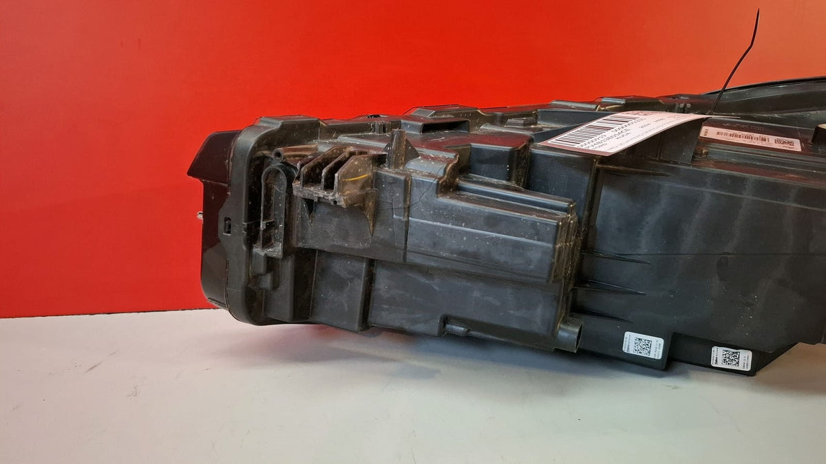 Faro Delantero Derecho Ford Kuga 2024 PV4B13E014CE