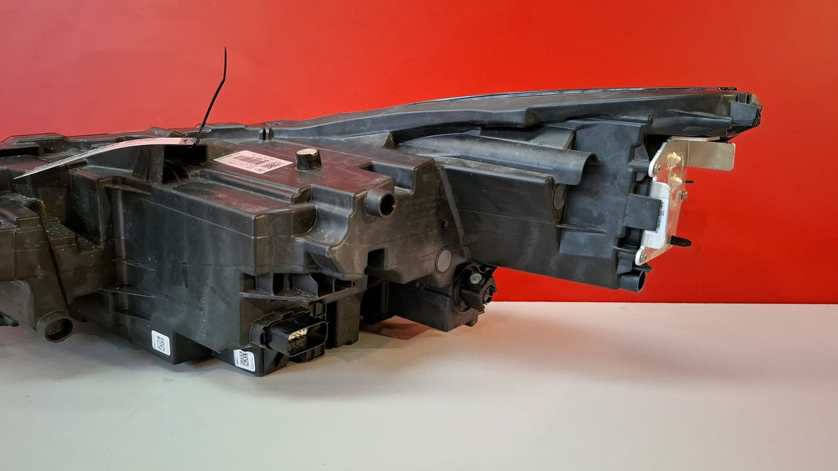 Faro Delantero Derecho Ford Kuga 2024 PV4B13E014CE