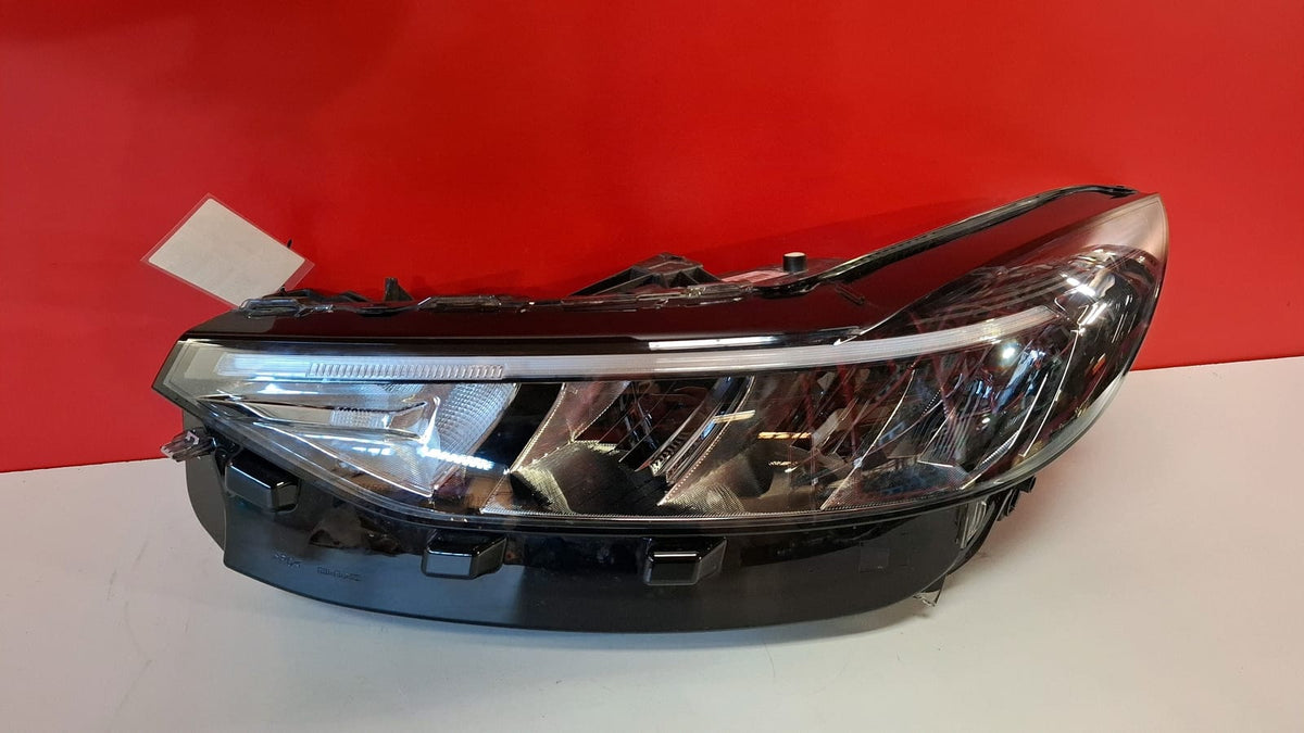 Faro Delantero Izquierdo Ford Kuga 2024 PV4B13E015CE PV4B13E015CE