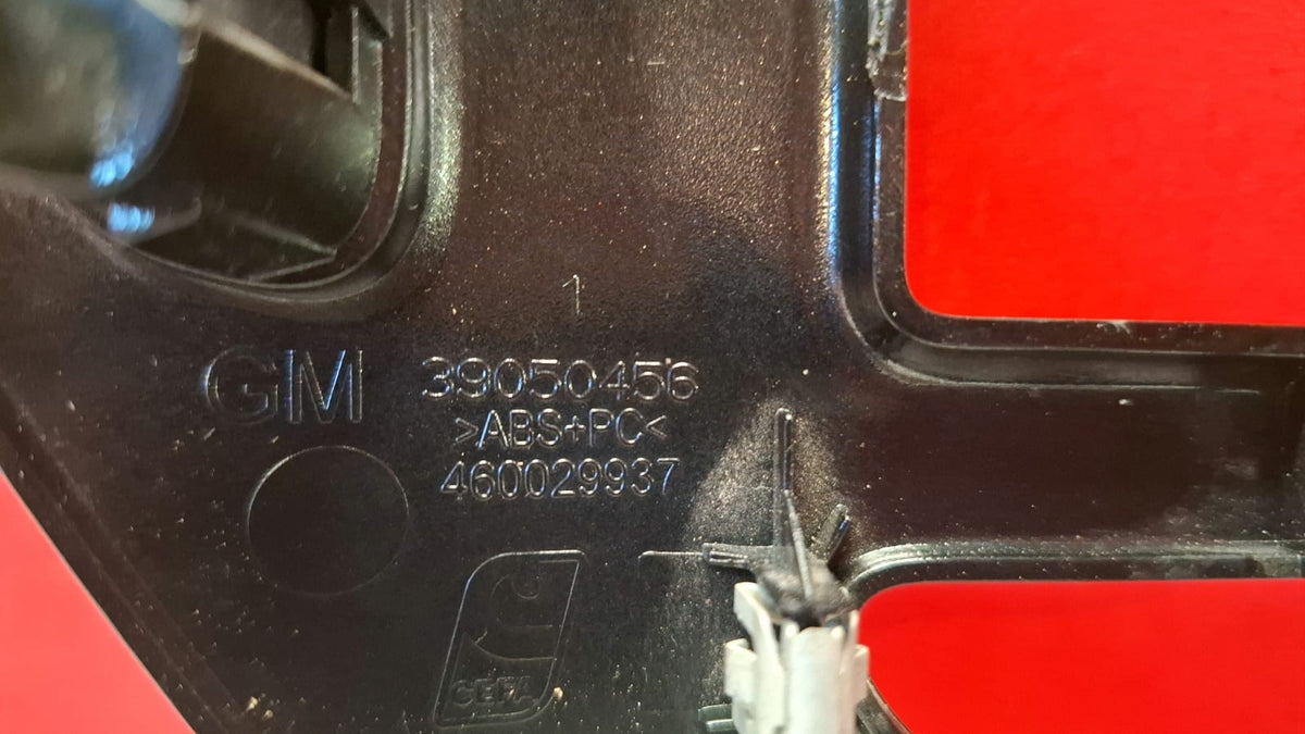 Embellecedor Central Opel Corsa 2017 39050456