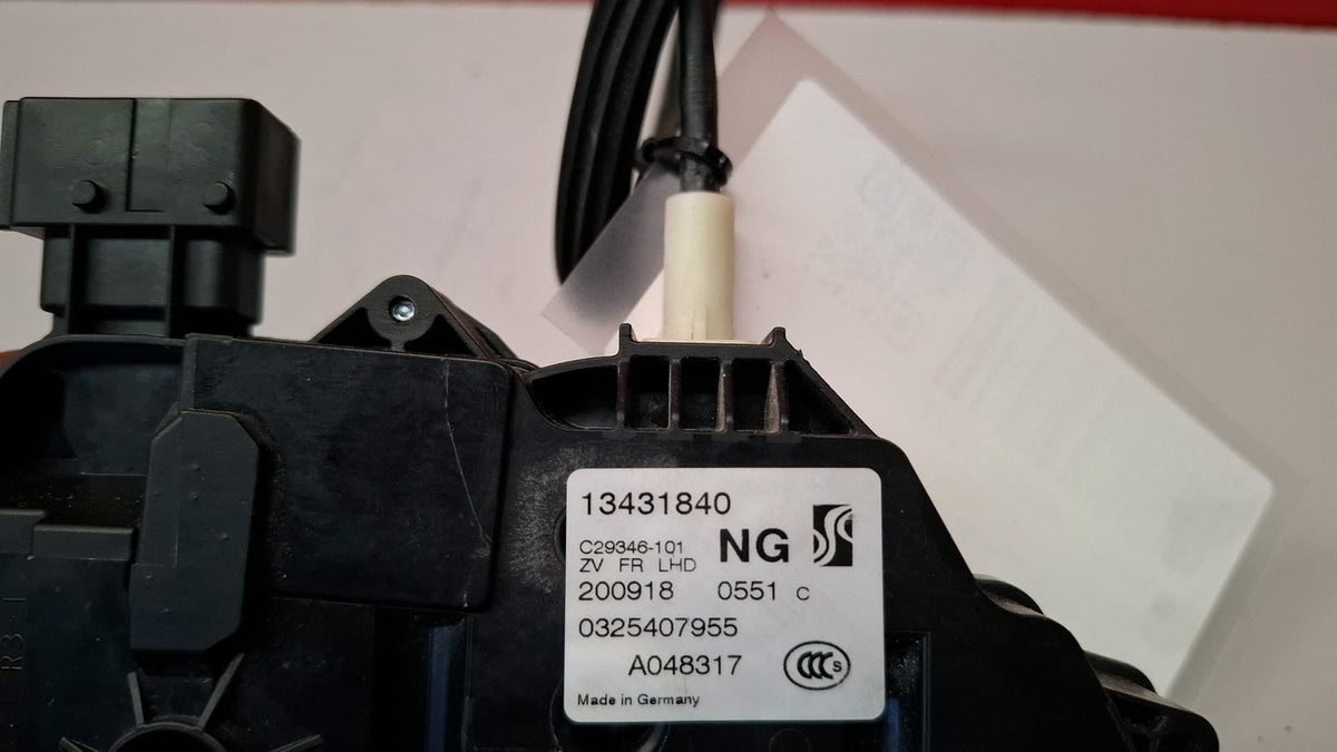 Cerradura Delantera Derecha Opel Corsa 2017 13431840 Ref 5227