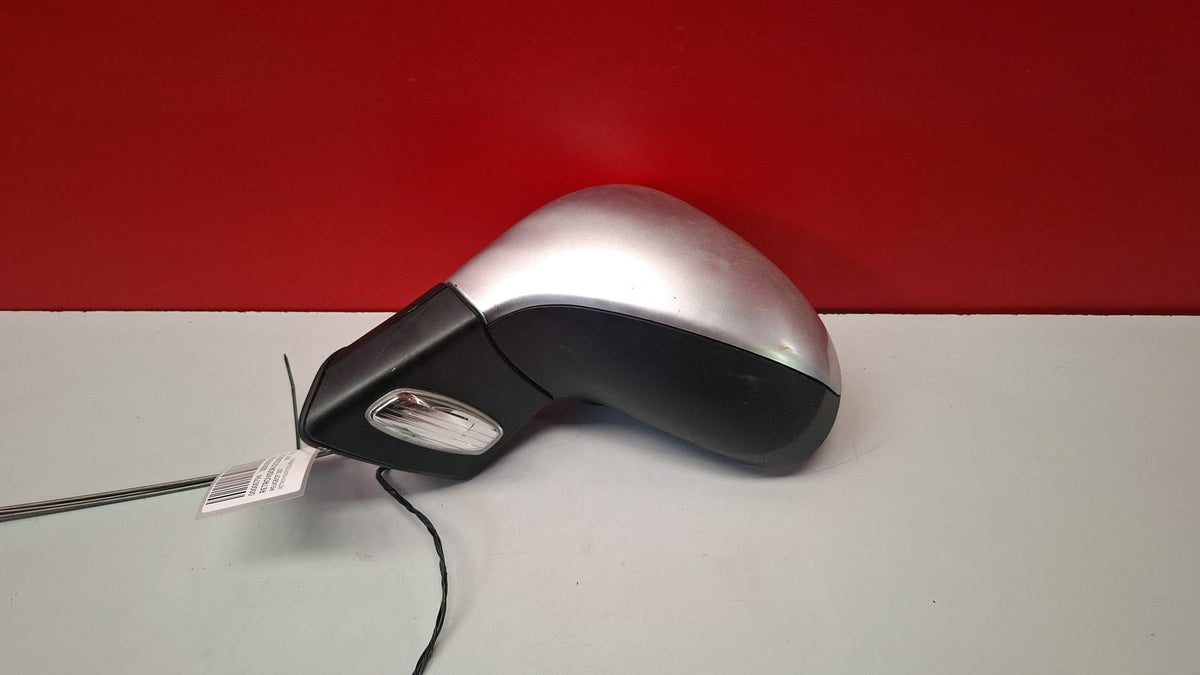 Retrovisor Izquierdo de Color Gris con Reglaje Manual Peugeot 207 Año 2007 Peugeot 207 2007 RETROVISOR IZQUIERDO RETROVISOR IZQUIERDO