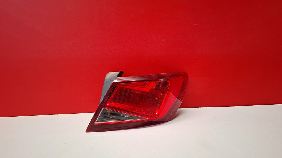 Piloto Trasero Derecho Seat Leon 2016 5F0945096B 5F0945096B