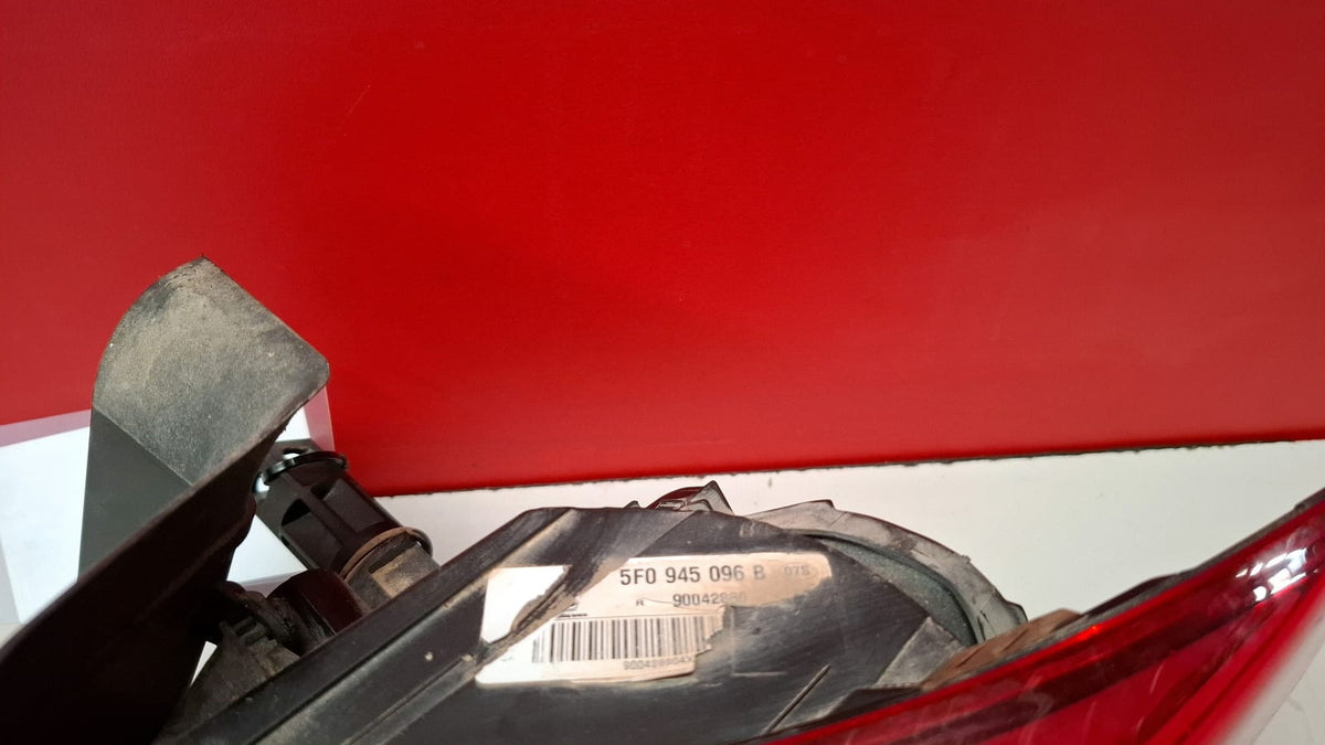 Piloto Trasero Derecho Seat Leon 2016 5F0945096B 5F0945096B