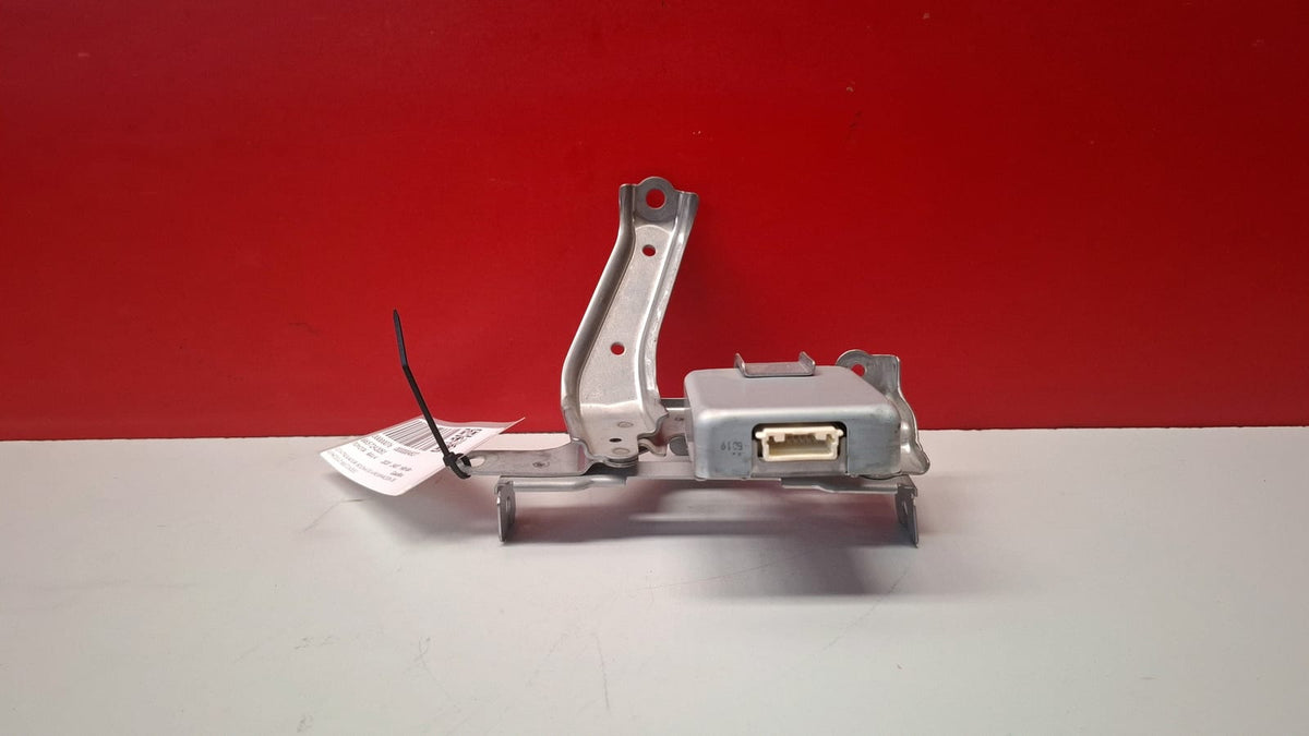 Controlador, Bocina de Aproximacion de Vehiculo Toyota Rav 4 2020 8657242051 8657242051
