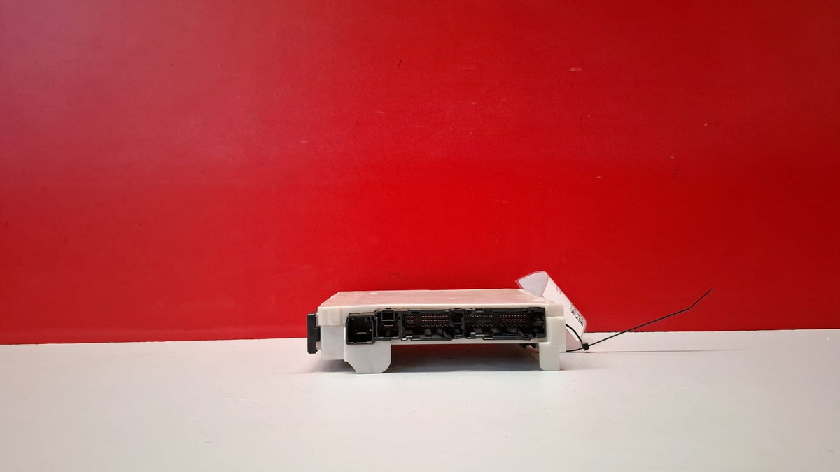 Caja Reles / Fusibles Toyota Rav 4 2020 8273042890B 8273042890B