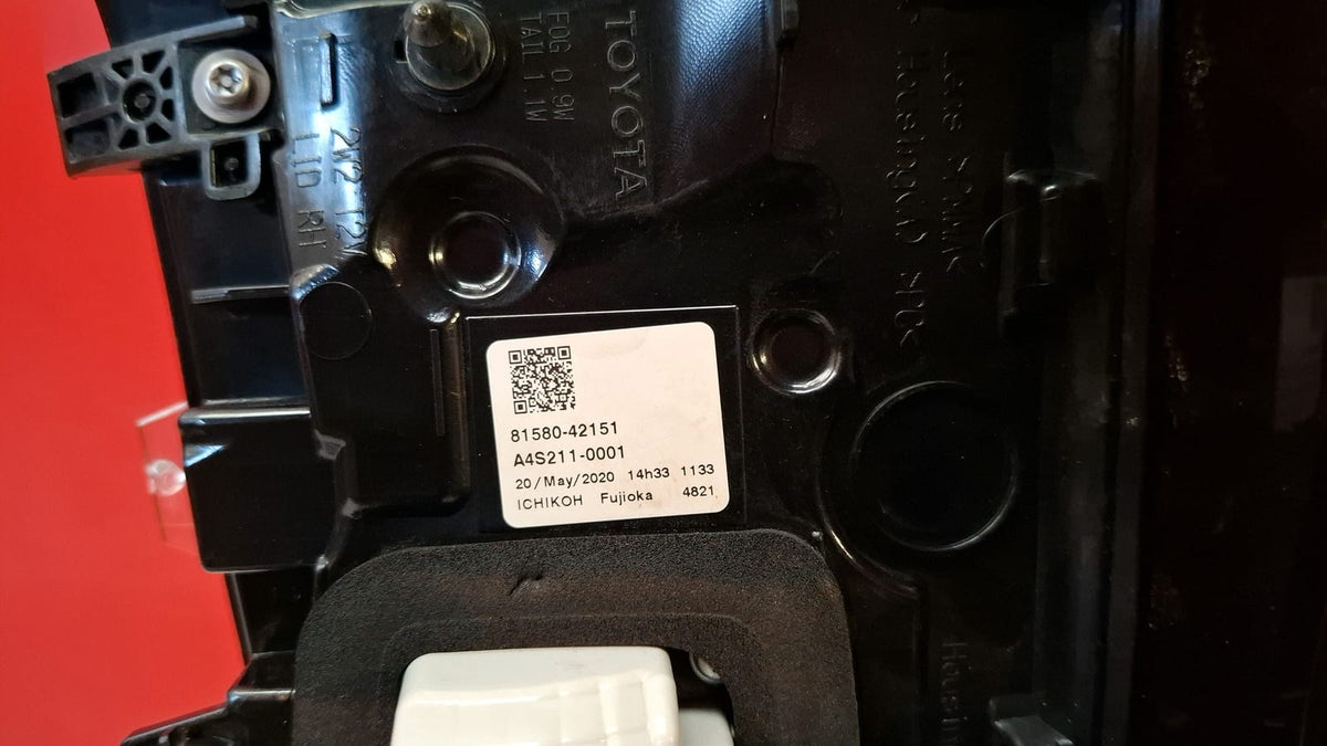 Piloto Trasero Derecho Interior Toyota Rav 4 2020 8158042151 8158042151