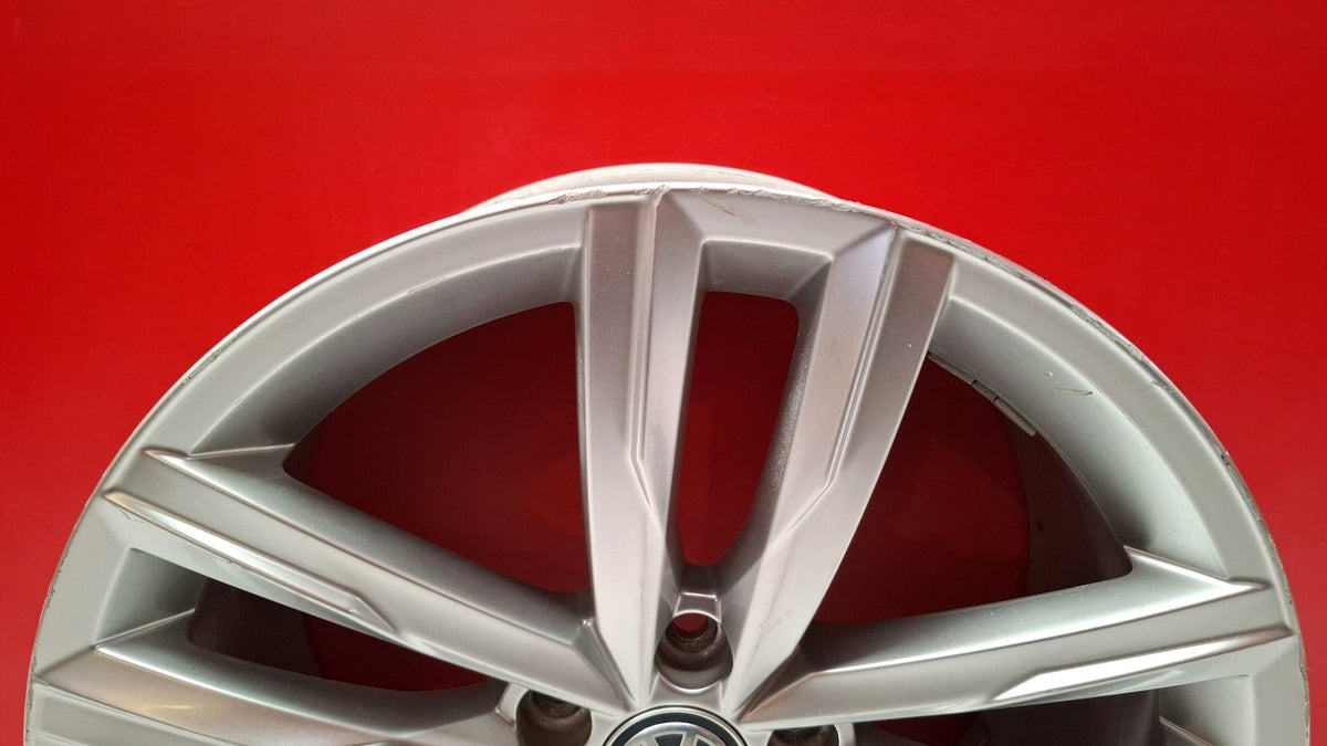 Llanta 18" 3H0601025H Volkswagen Passat 2016 3G0601025H Ref 4419