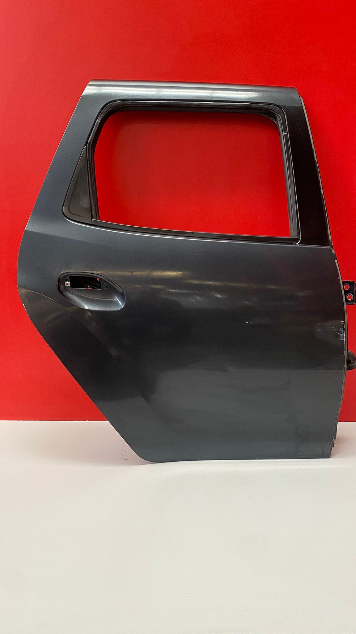 Puerta Trs DCH Dacia Duster 2019 PUERTA TRASERA DERECHA