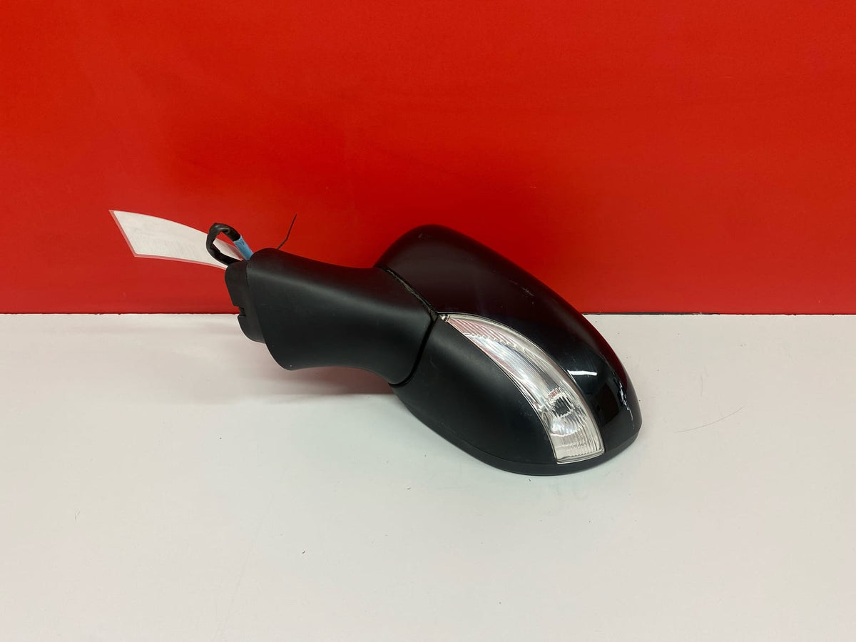 Retrovisor IZQ Clio 4 Año 2014 ,1 Conector de 7 Pin , Color Negro ,con Intermitente Renault Clio 2014 RETROVISOR IZQUIERDO RETROVISOR IZQUIERDO