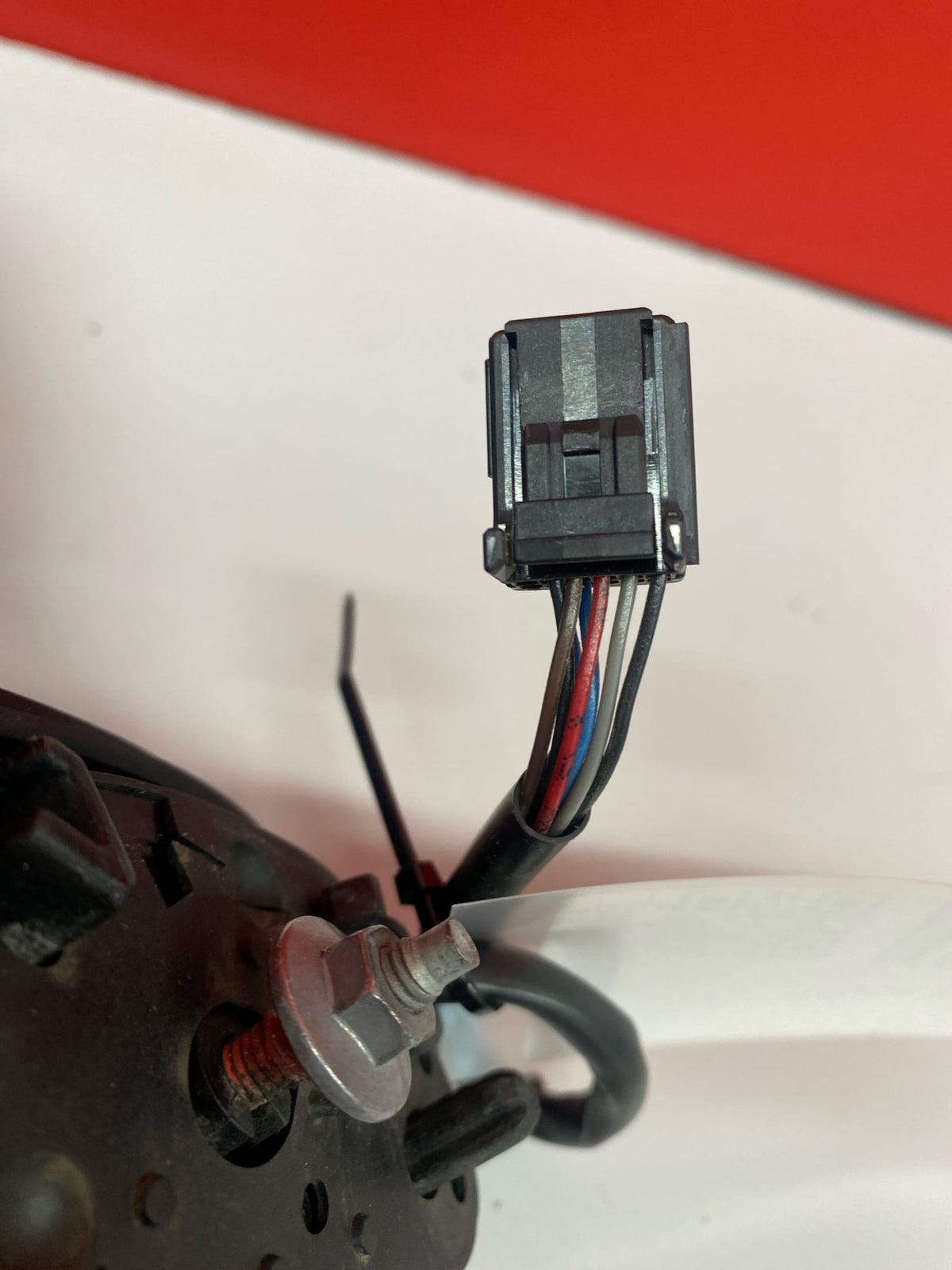 Retrovisor IZQ Clio 4 Año 2014 ,1 Conector de 7 Pin , Color Negro ,con Intermitente Renault Clio 2014 RETROVISOR IZQUIERDO RETROVISOR IZQUIERDO