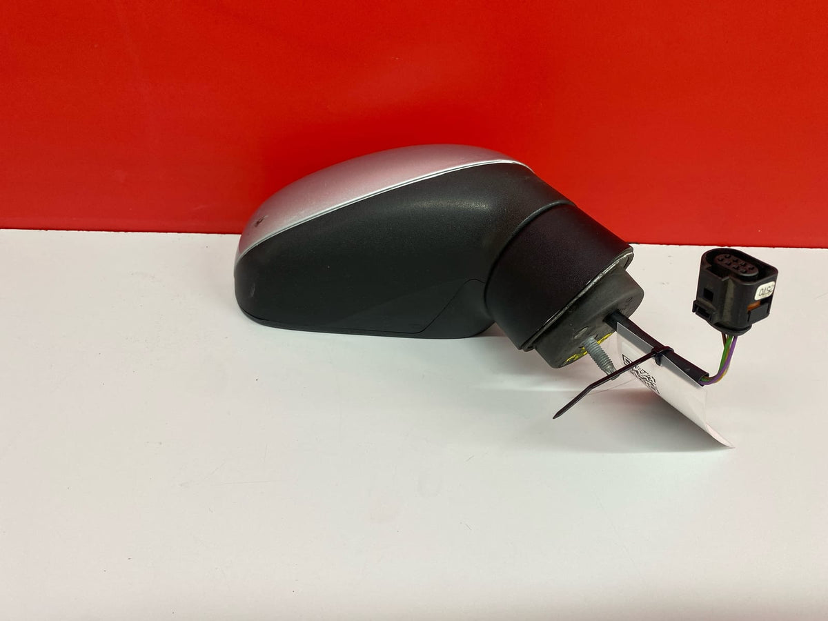 Retrovisor DCH Seat Leon Año 2006 Color Gris / Plata 1-CONECTOR 5 Pin Seat Leon 2006 RETROVISOR DCH RETROVISOR DCH