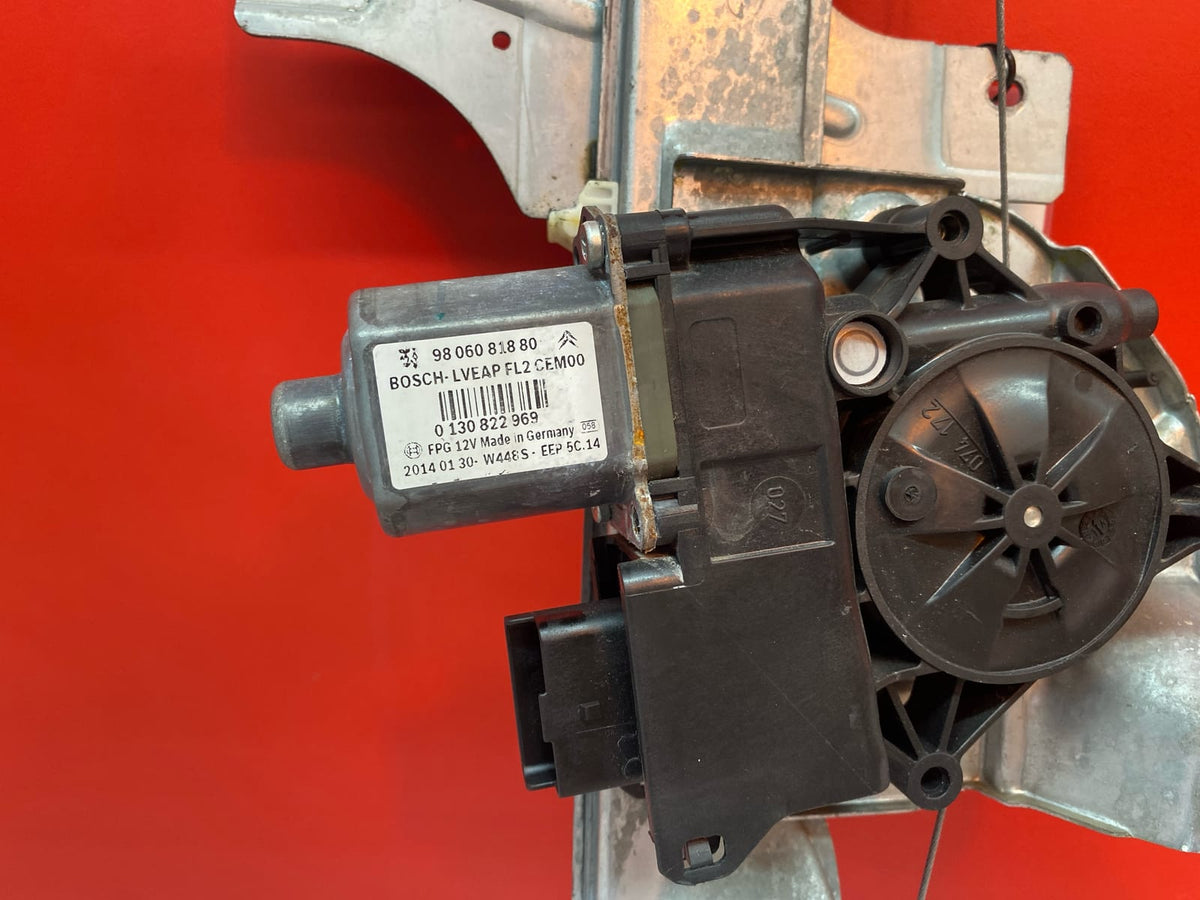 Elevalunas del Iza Peugeot 208 Vti 2014 9806088180 / 9806081880 9806088180 / 9806081880