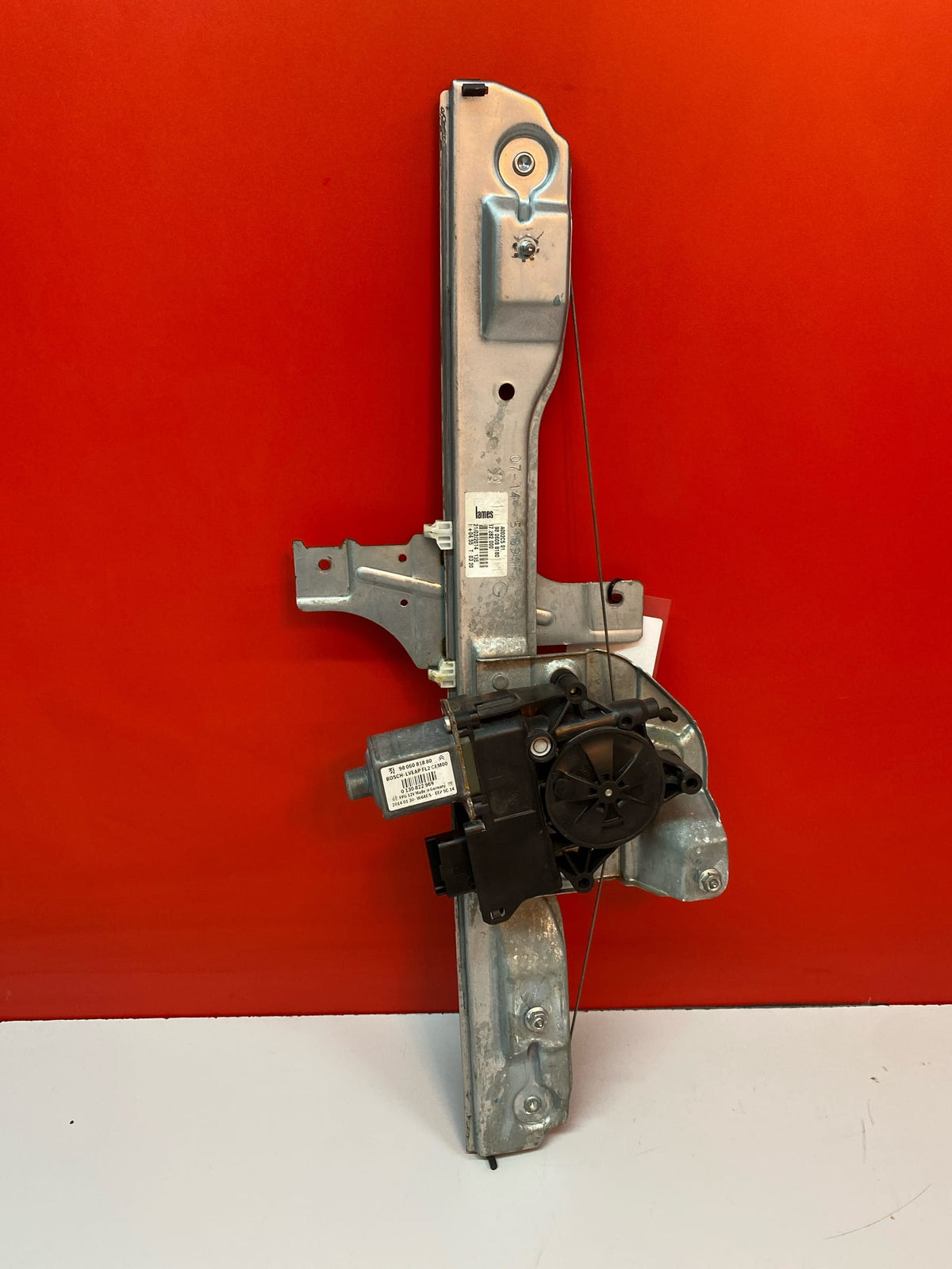 Elevalunas del Iza Peugeot 208 Vti 2014 9806088180 / 9806081880 9806088180 / 9806081880