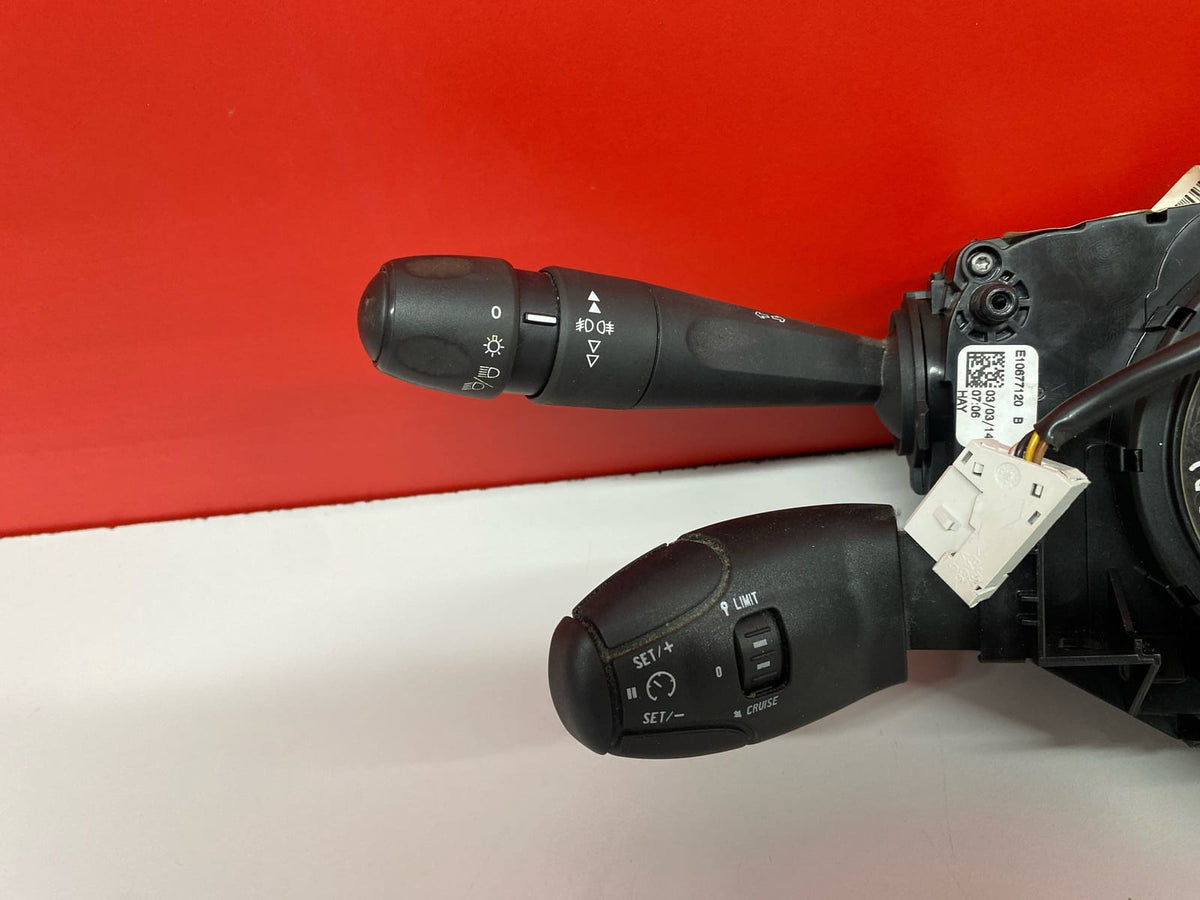 Mando Multifuncion Peugeot 208 Vti 2014 98081767ZD01 98081767ZD01