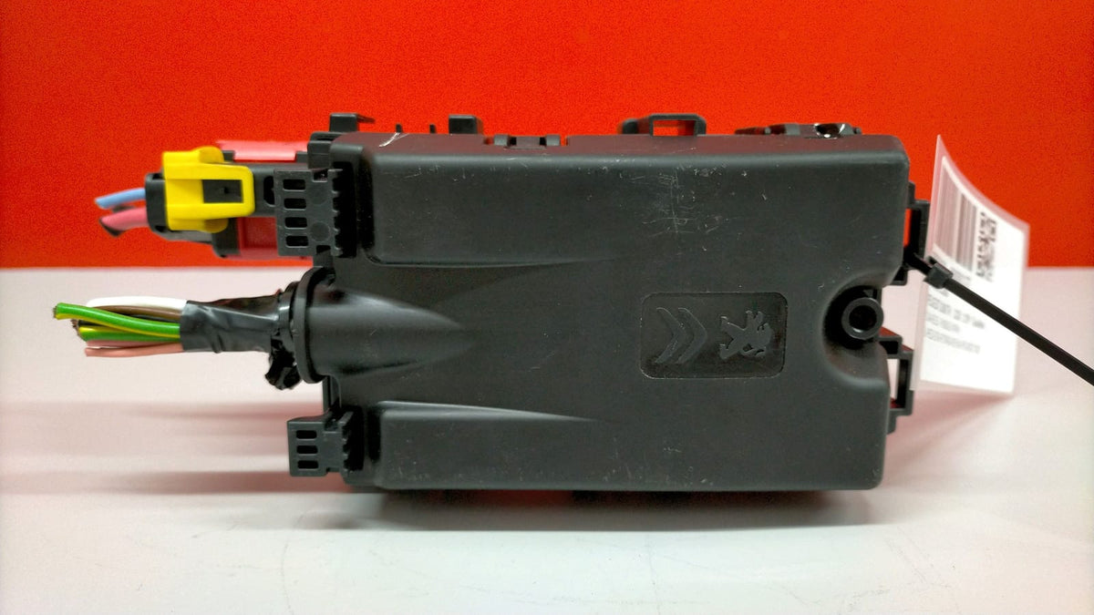 Caja Reles / Fusibles Mfrh Peugeot 3008 Thp 2020 9806192580 9806192580