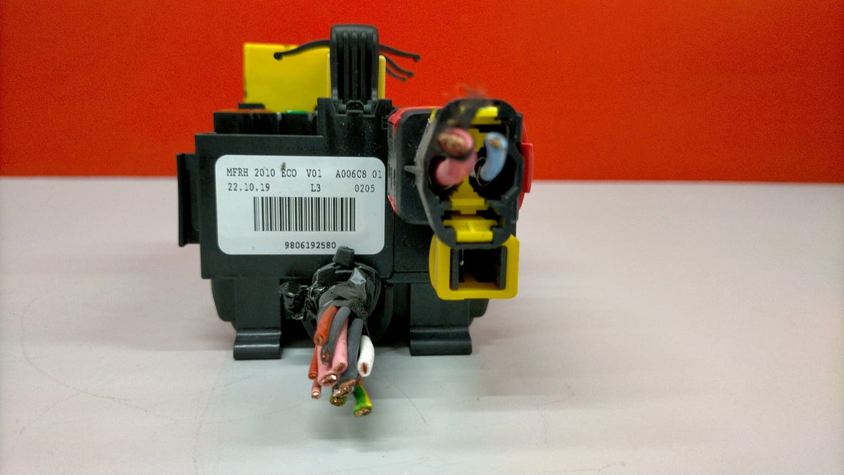Caja Reles / Fusibles Mfrh Peugeot 3008 Thp 2020 9806192580 9806192580