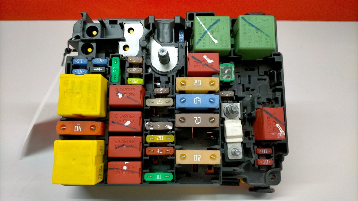 Caja Reles / Fusibles Bfrm Psa Peugeot 3008 Thp 2020 9804848480 9804848480