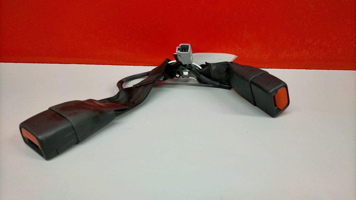 Anclaje Cinturon Trasero Yaris P13 Toyota Yaris 2019 76889F05