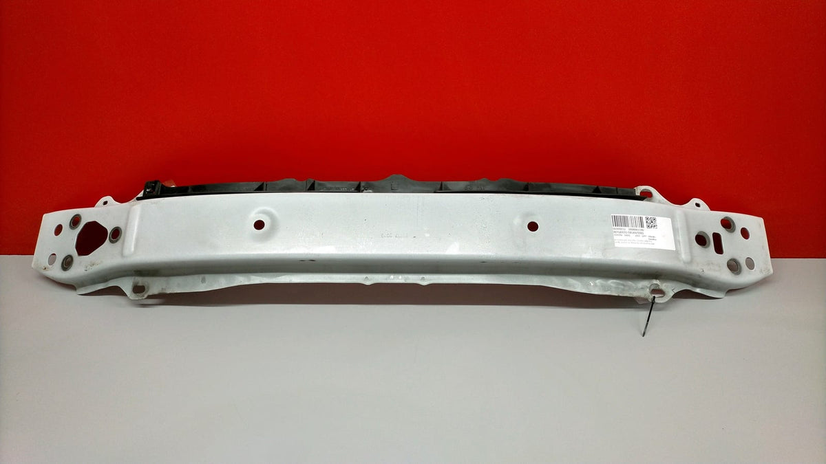 Toyota Yaris P13 Toyota Yaris 2019 REFUERZO DELANTERO