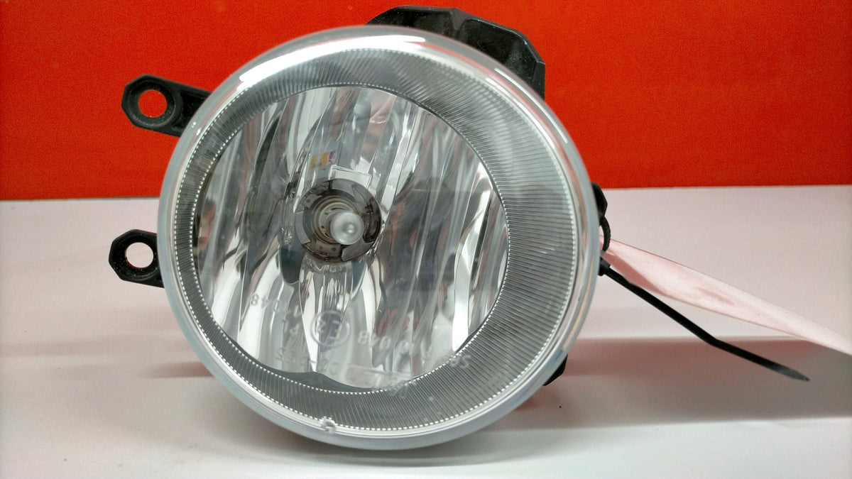 Antiniebla del IZQ Yaris P13 Toyota Yaris 2019 8122002110 8122002110