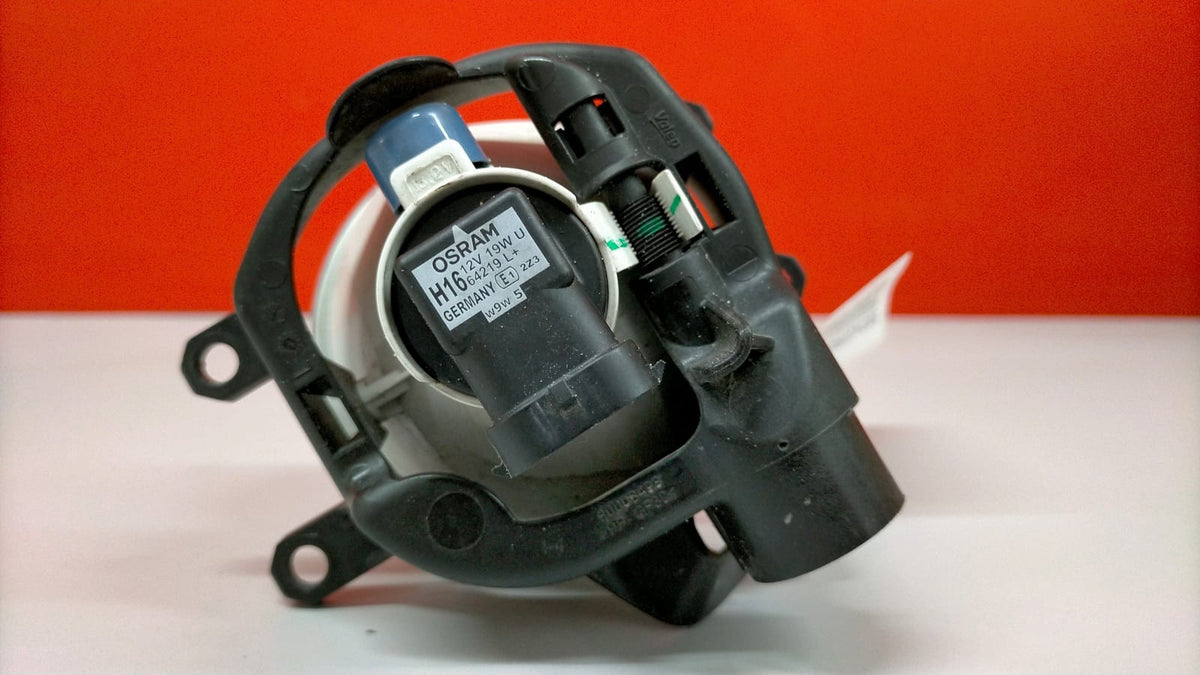 Antiniebla del IZQ Yaris P13 Toyota Yaris 2019 8122002110 8122002110