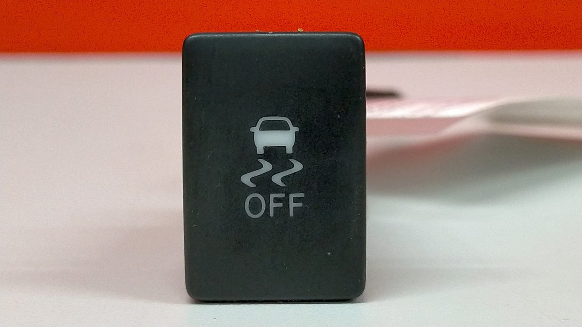 Interruptor Dsc Off Toyota Yaris P13 Toyota Yaris 2019 15C629 15C629