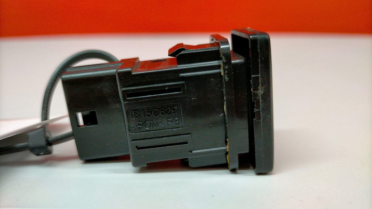 Interruptor Dsc Off Toyota Yaris P13 Toyota Yaris 2019 15C629