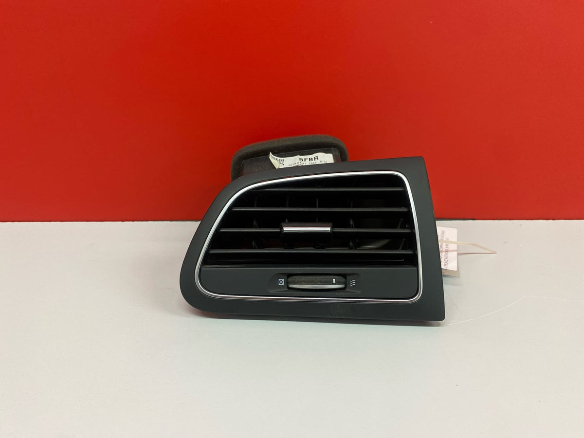 Aireador DCH lado Acompañante Ref: Renault Mégane Rs 2019 687600666R