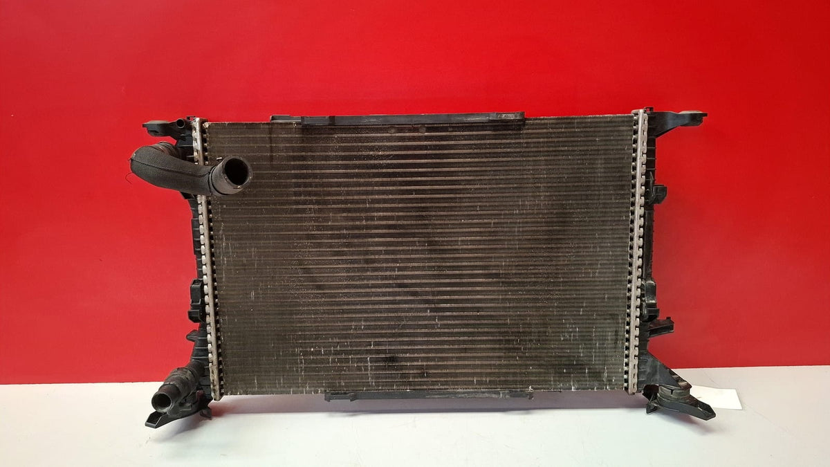 Radiador Audi Q5 2010 8K0121251R