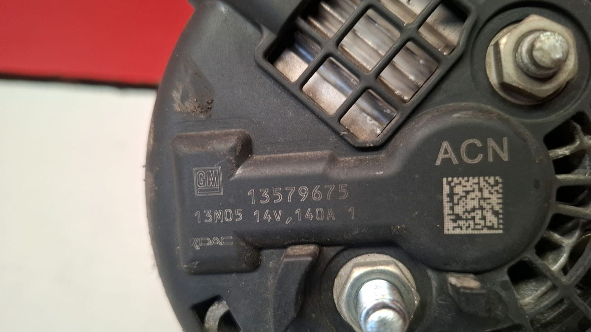 Alternador Opel Astra 2014 13579675