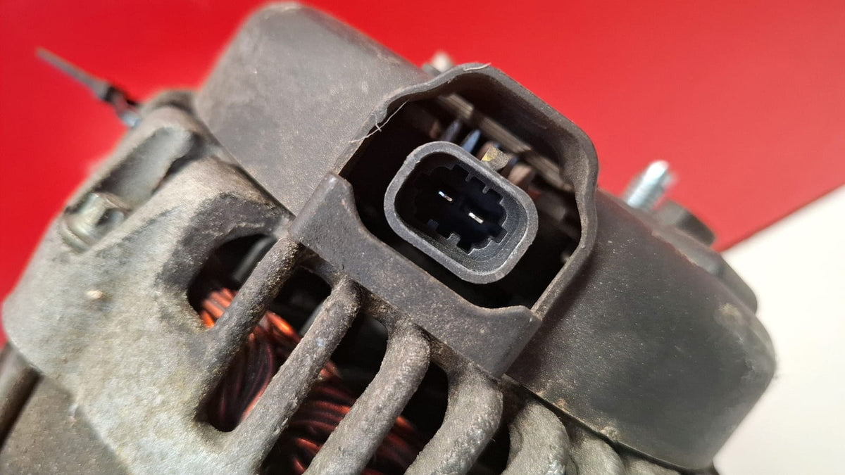 Alternador Opel Astra 2014 13579675