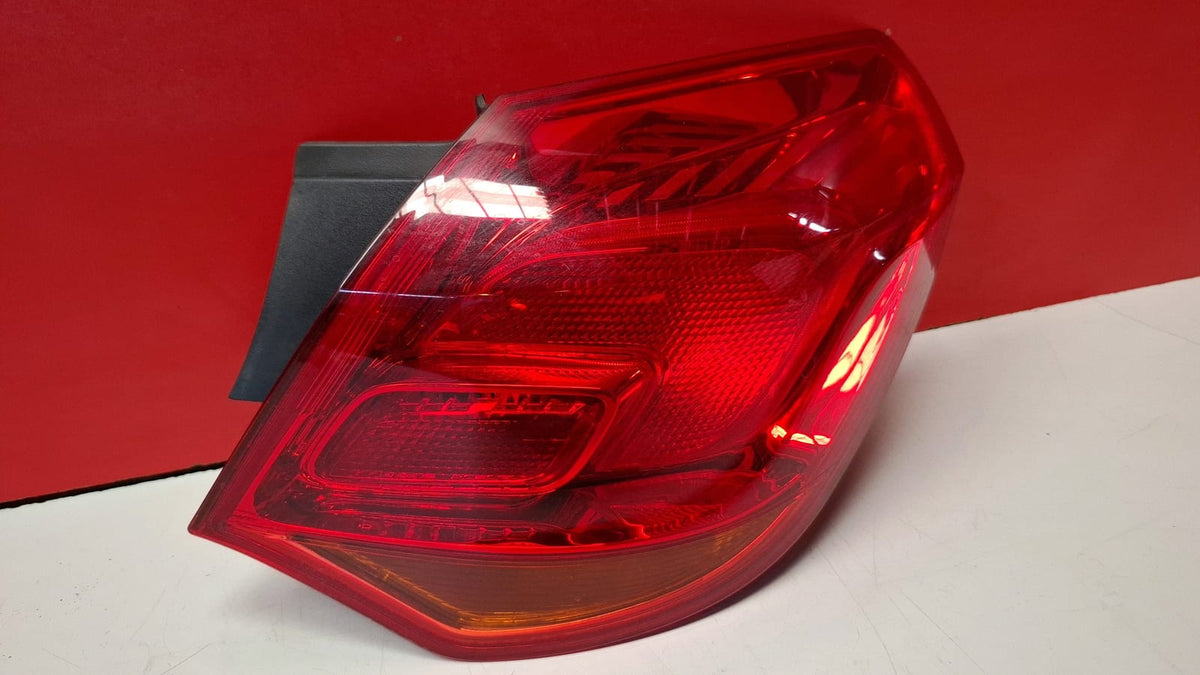 Piloto Trasero Derecho Exterior Opel Astra 2014 13306454 13306454