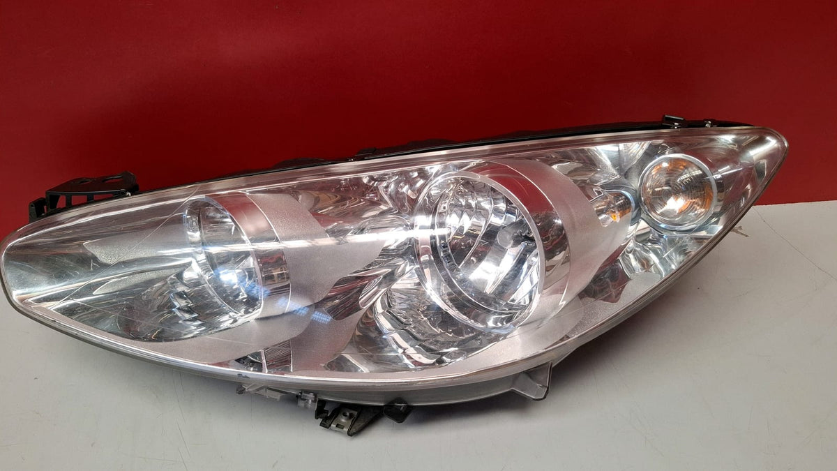Faro del DCH Peugeot 308 2009 FARO DELANTERO DERECHO FARO DELANTERO DERECHO
