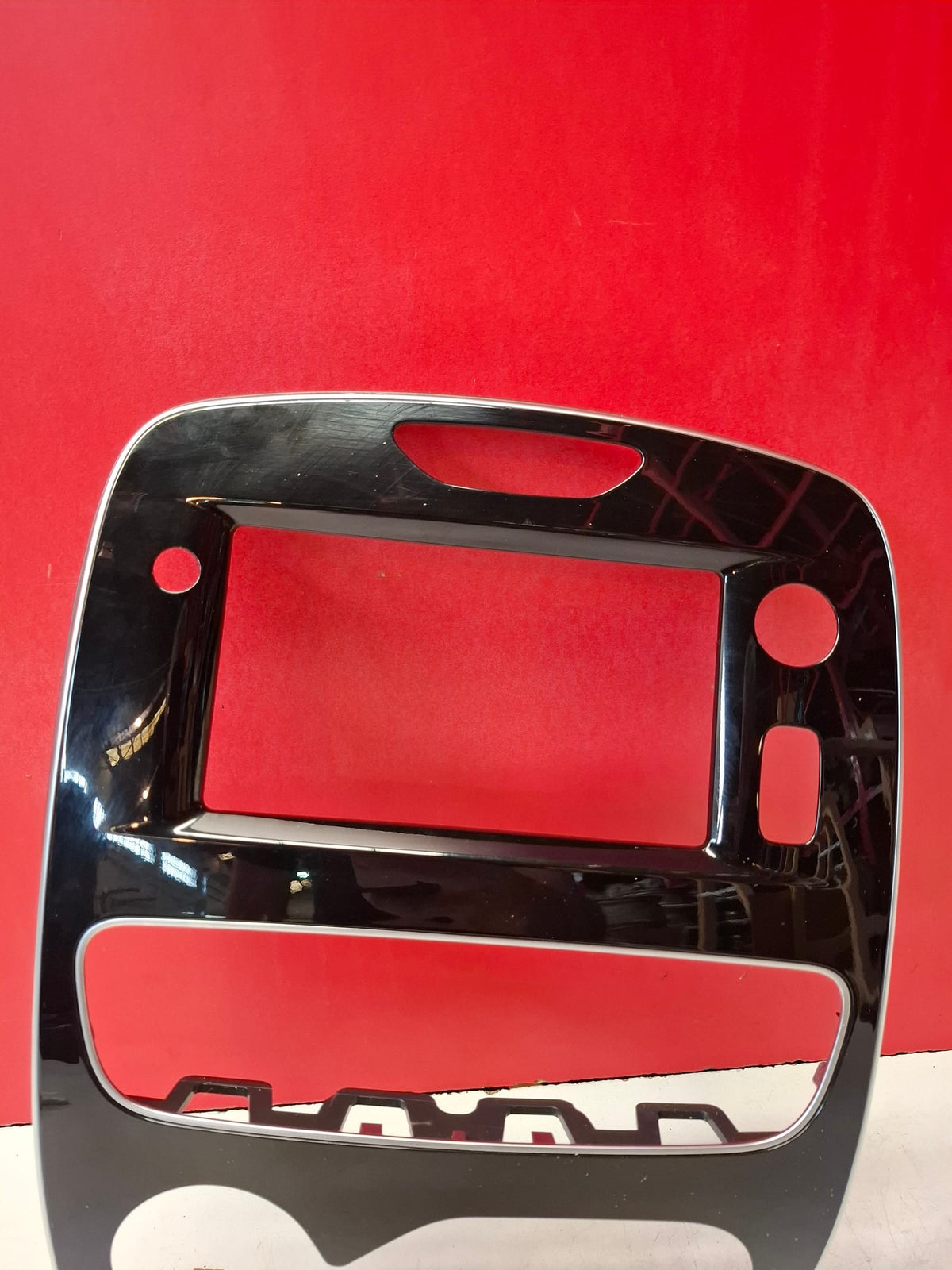 Embellecedor Central Renault Clio 2016 682607336R Ref 9702 682607336R