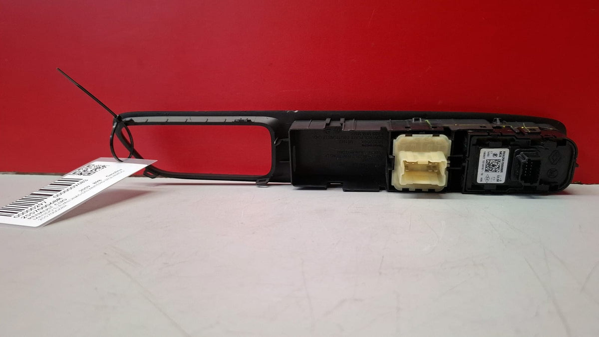 Mando Elevalunas Delantero Izquierdo Renault Clio 2019 255700068R 255700068R