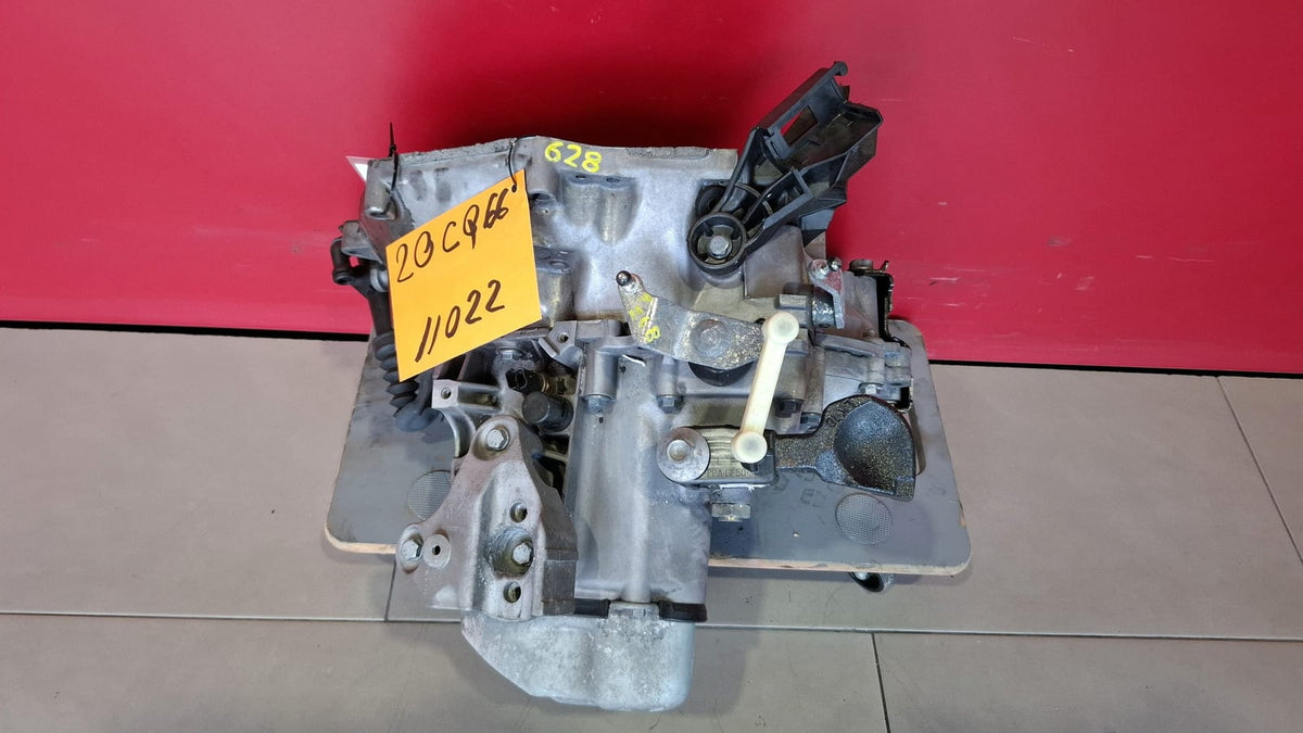Caja Cambios Peugeot 208 2014 20CQ66