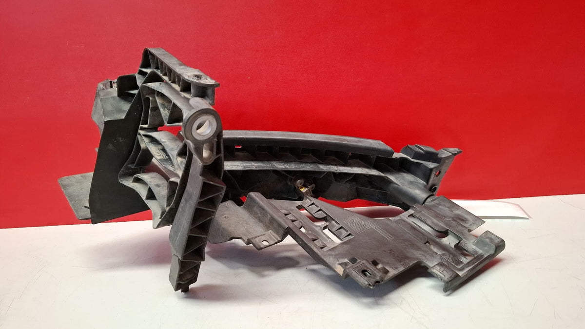 Soporte Faro Derecho Audi Q5 2010 8R0805608 8R0805608