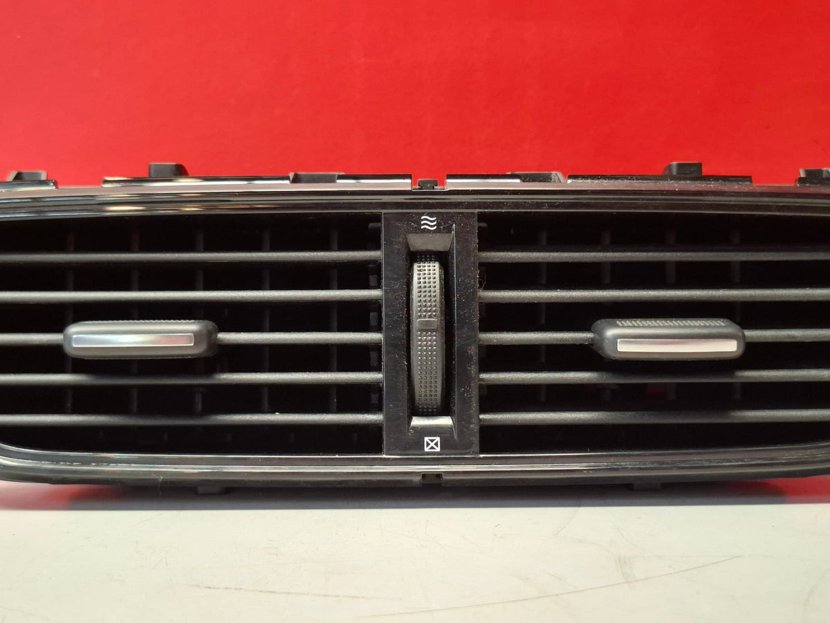 Rejilla Aireadora Central Renault Clio 2016 687502204R Ref 9578
