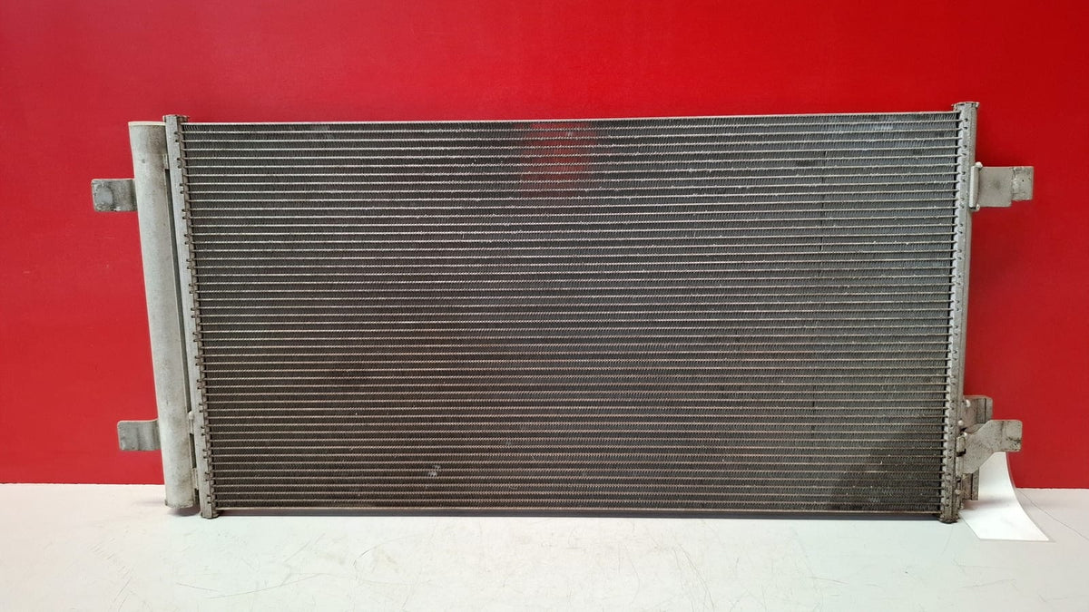 Condensador Seat Ibiza 2018 2Q0816411A 2Q0816411A