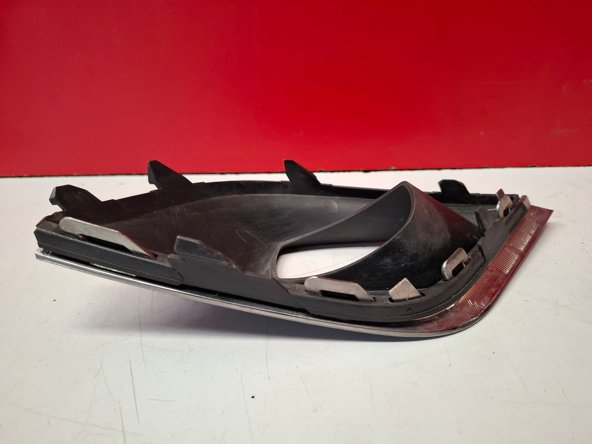 Rejilla Antiniebla Delantera Izquierda Renault Clio 2016 261A36157R 261A36157R