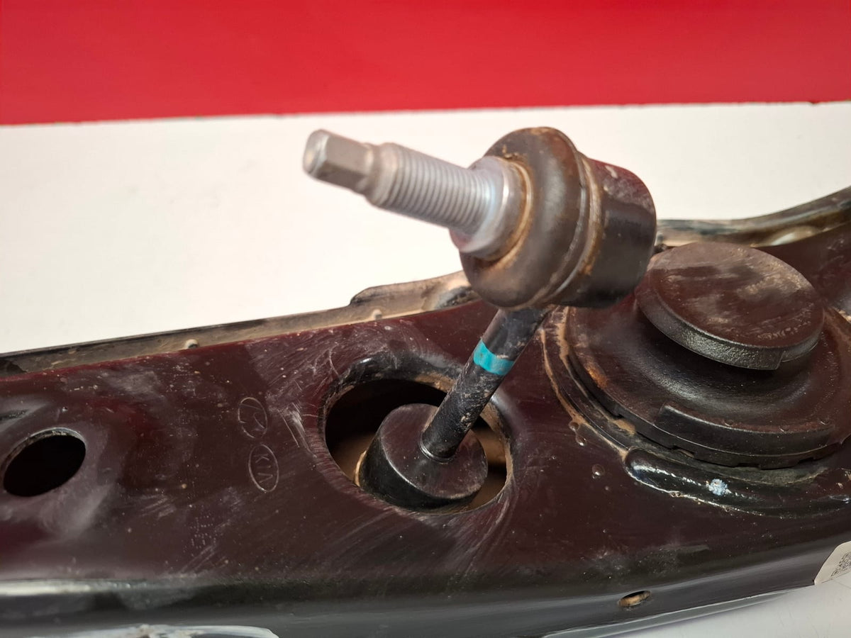 Brazo de Suspension Trasero Derecho Inferior Kia Sportage 2018 55220D3050 55220D3050