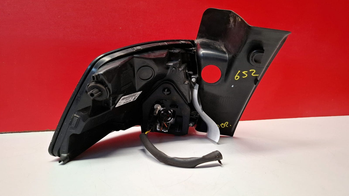 Piloto Trasero Derecho Exterior Peugeot 5008 2017 9811028180 9811028180
