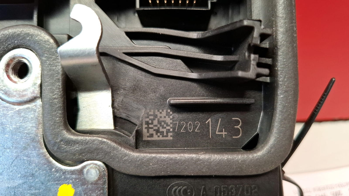 Cerradura Delantera Izquierda Bmw Serie 3 2005 7202143 7202143