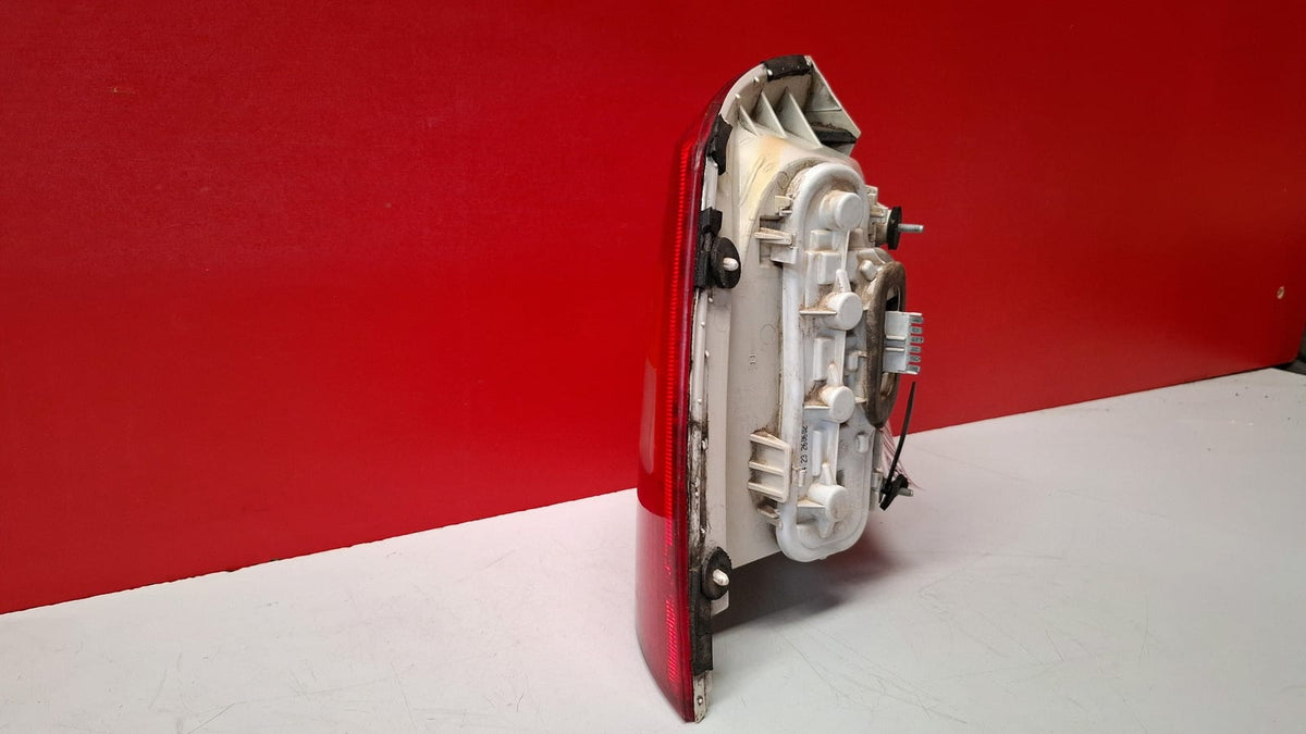 Piloto Trasero Derecho Opel Astra 2002 84421916R 84421916R