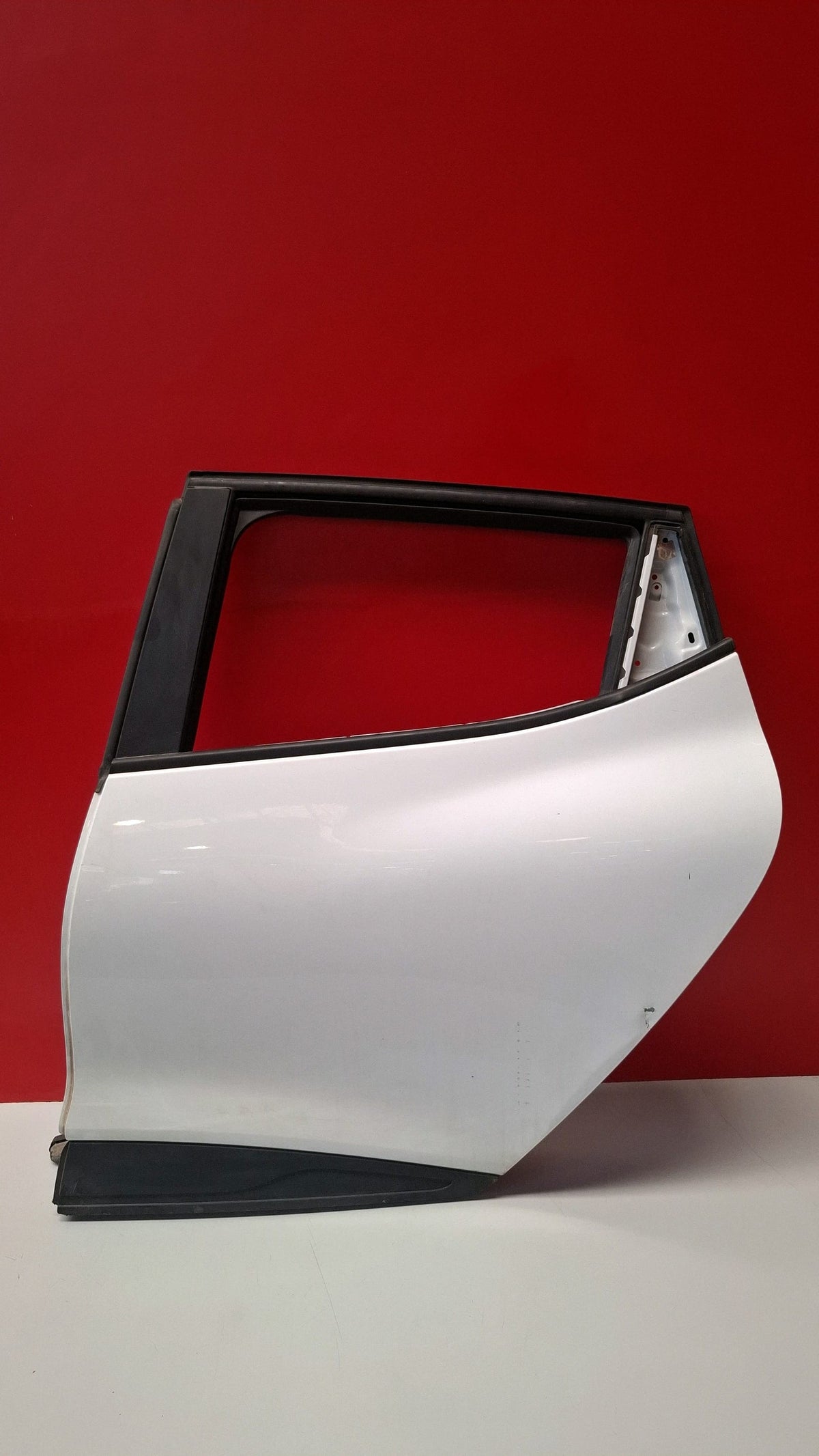 Puerta Trs IZQ Renault Clio 2015 PUERTA TRASERA IZQUIERDA PUERTA TRASERA IZQUIERDA