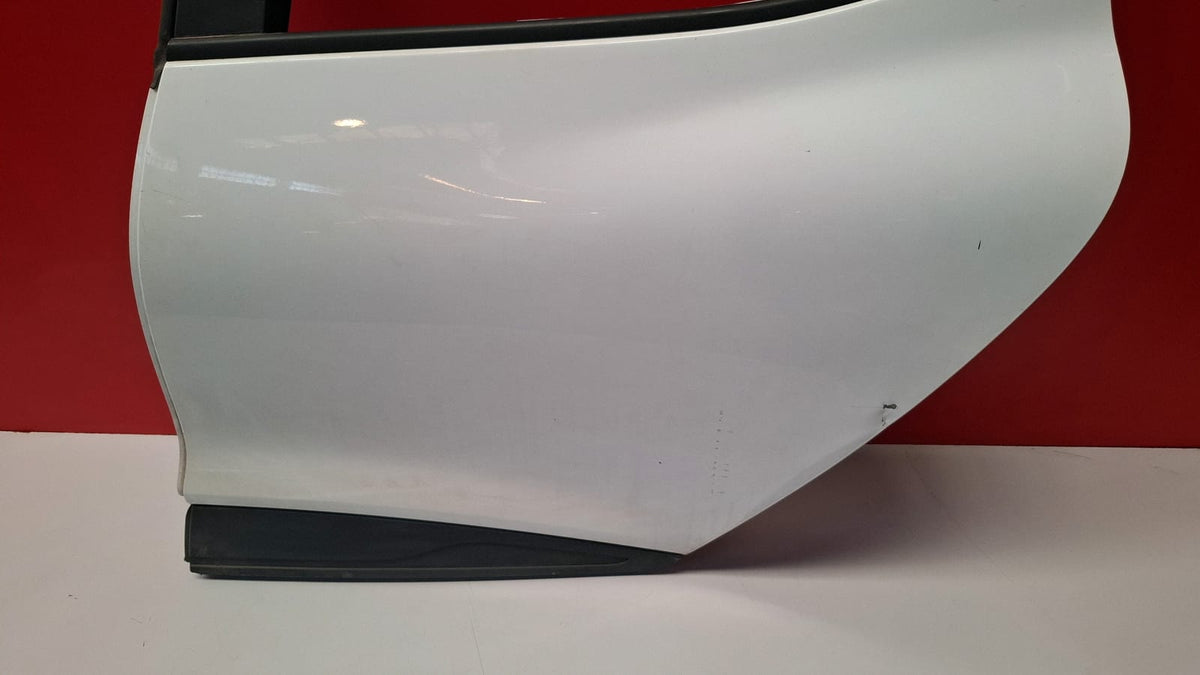 Puerta Trs IZQ Renault Clio 2015 PUERTA TRASERA IZQUIERDA