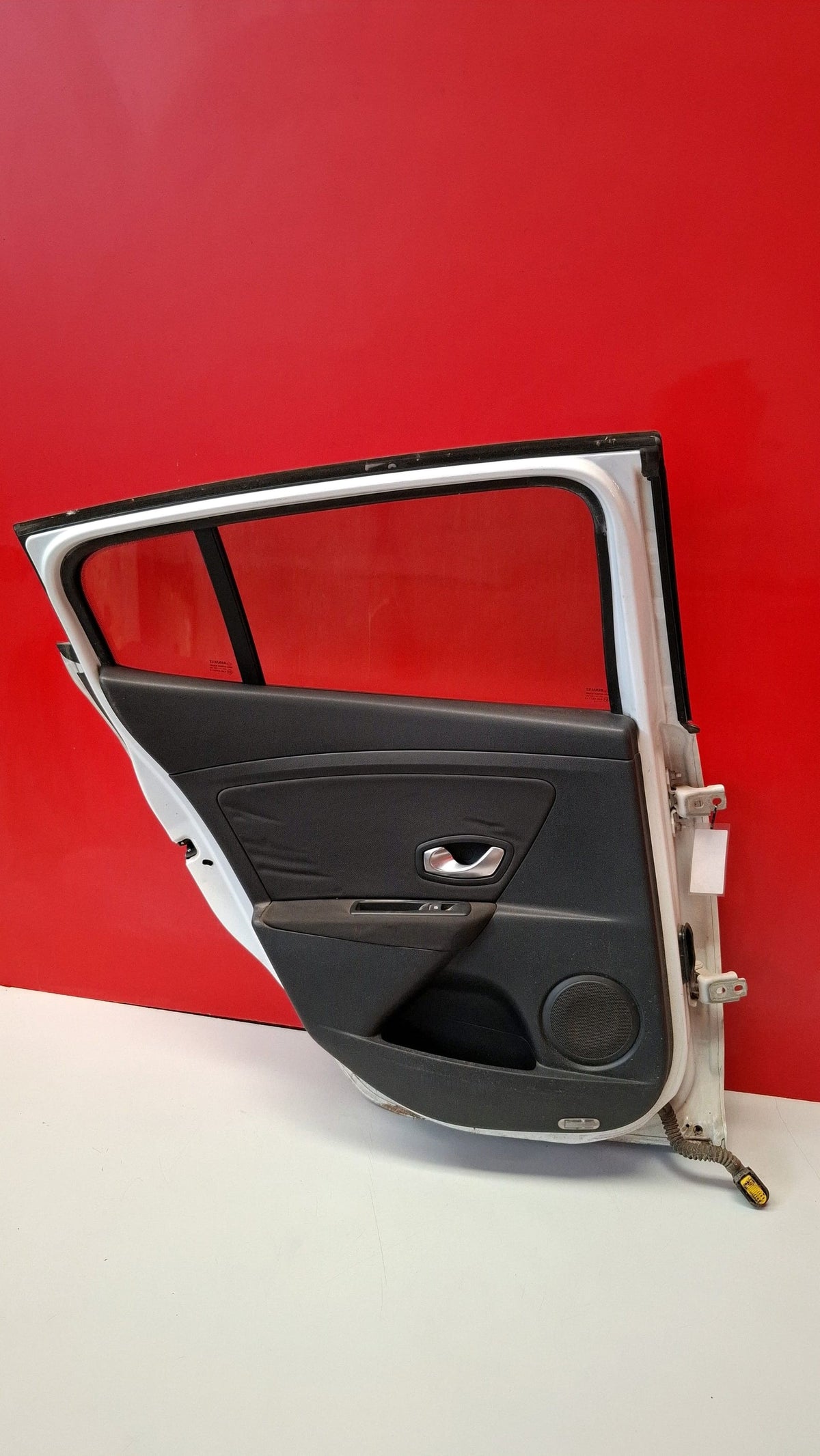 Puerta Trs IZQ Renault Megane 2015 PUERTA TRASERA IZQUIERDA PUERTA TRASERA IZQUIERDA
