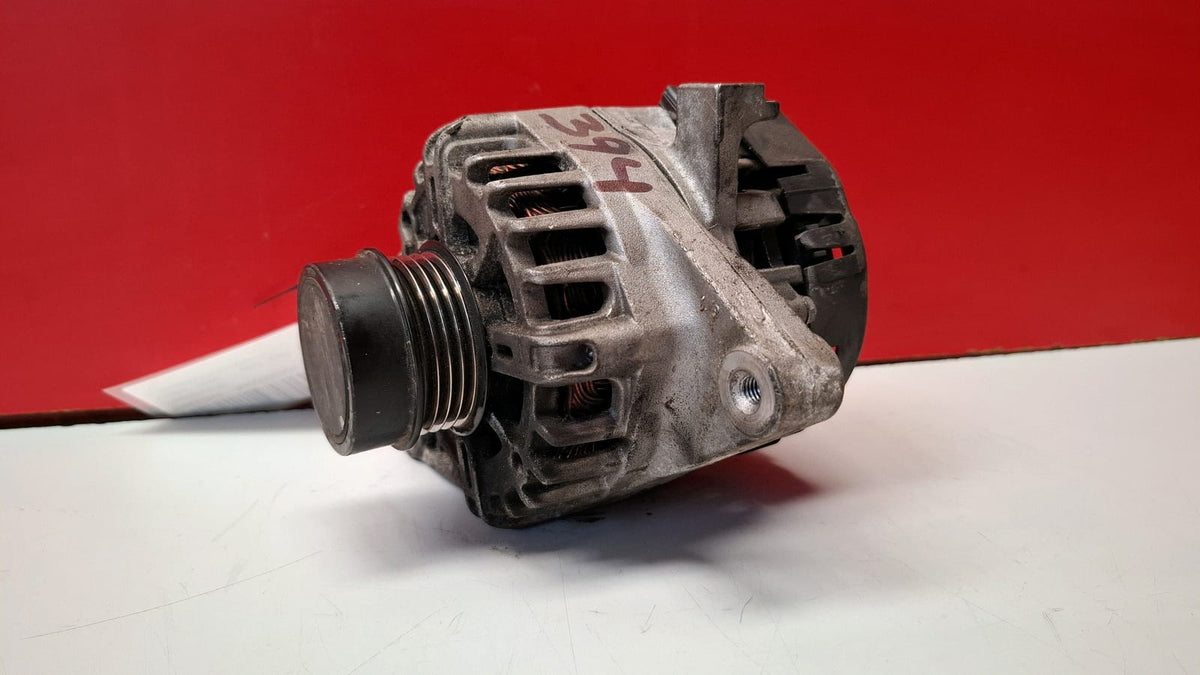 Alternador Toyota Yaris P13 Toyota Yaris 2015 270600Y270 270600Y270