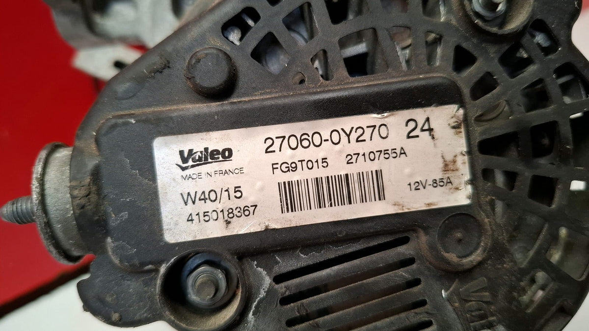 Alternador Toyota Yaris P13 Toyota Yaris 2015 270600Y270 270600Y270